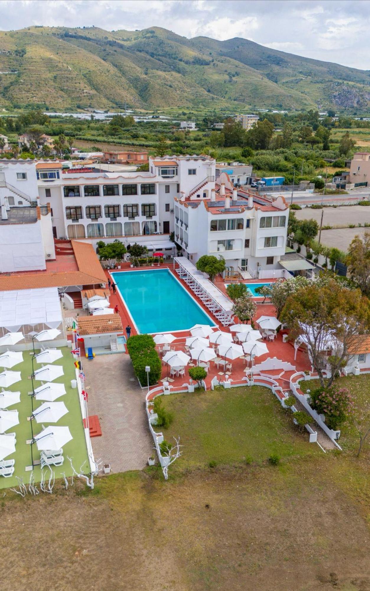 International Resort มอนดราโกเน ภายนอก รูปภาพ